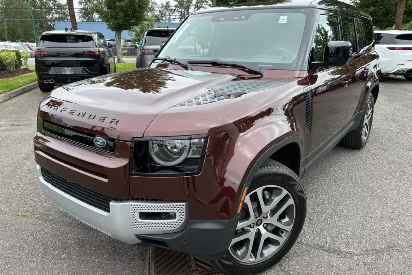 2025 Land Rover Defender 130 S photo 1