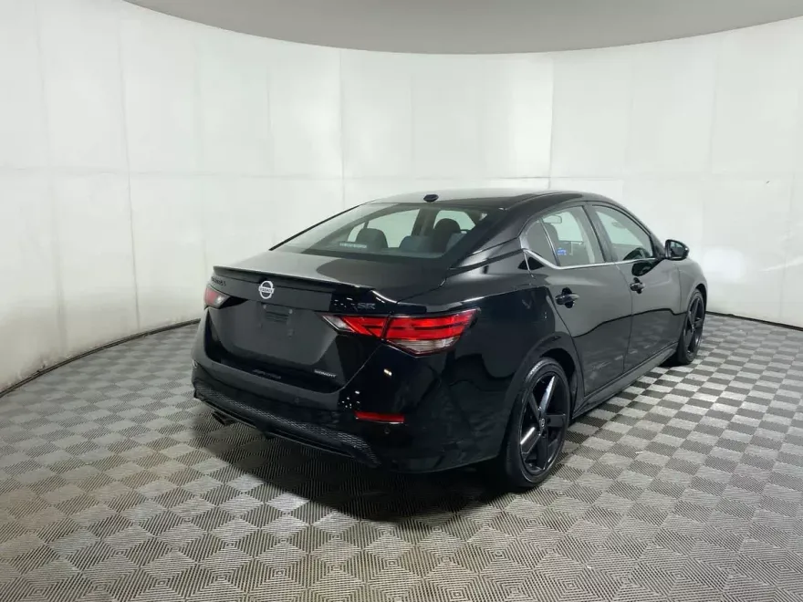 2022 Nissan Sentra SR photo 1