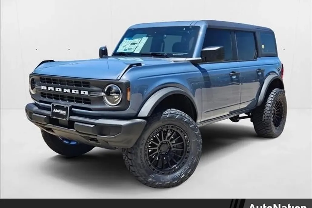 2025 Ford Bronco Base photo 1