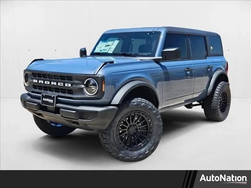 2025 Ford Bronco Base photo 1