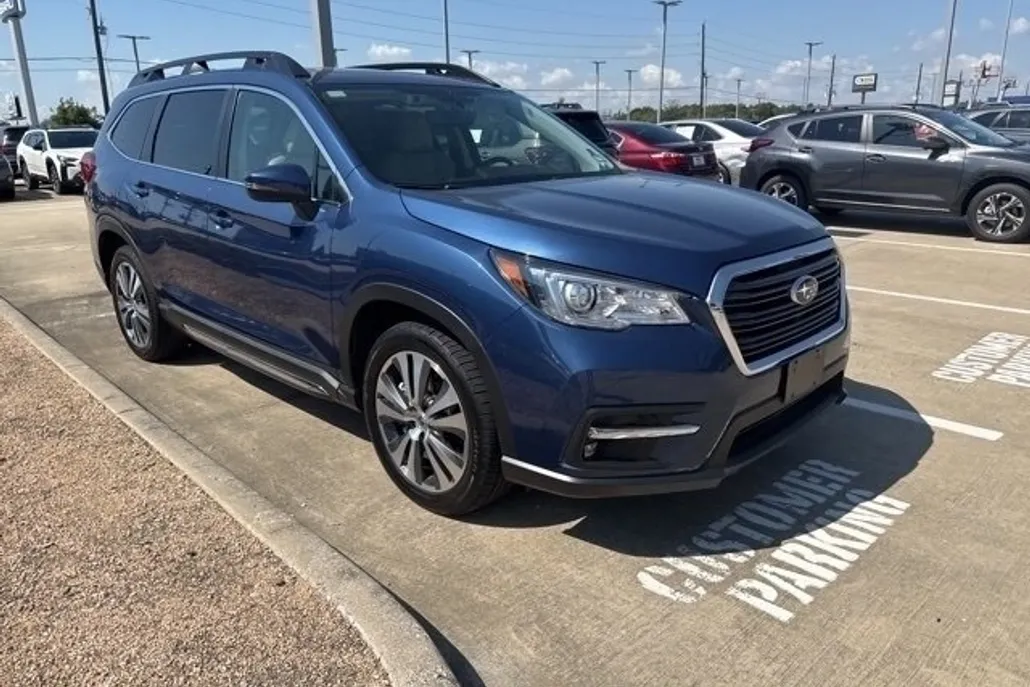2022 Subaru Ascent Limited photo 1