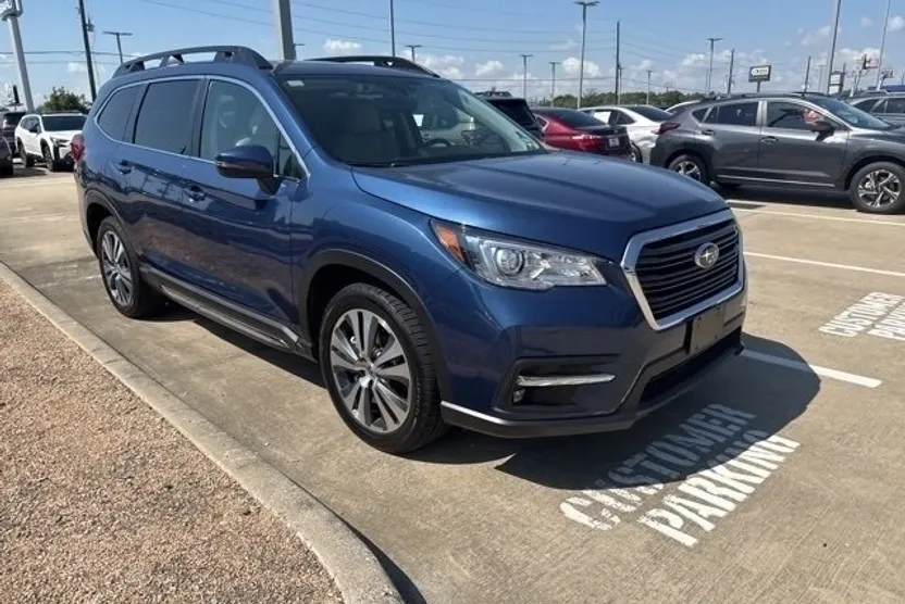 2022 Subaru Ascent Limited photo 1