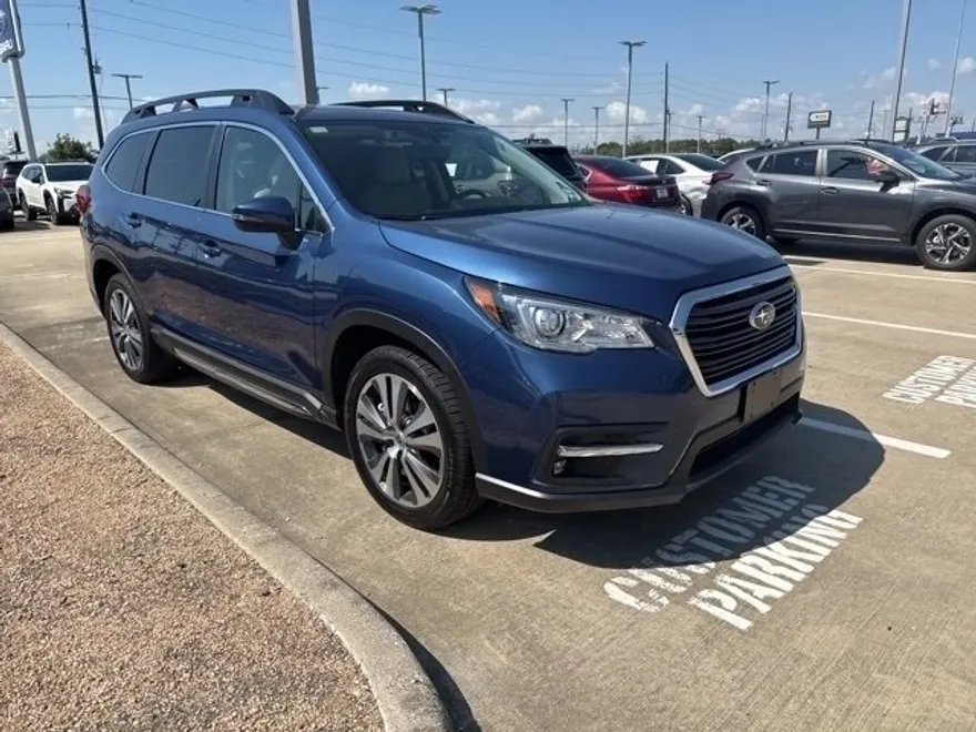 2022 Subaru Ascent Limited photo 1