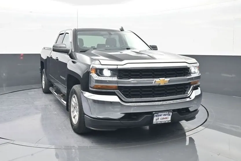 2019 Chevrolet Silverado LT photo 1
