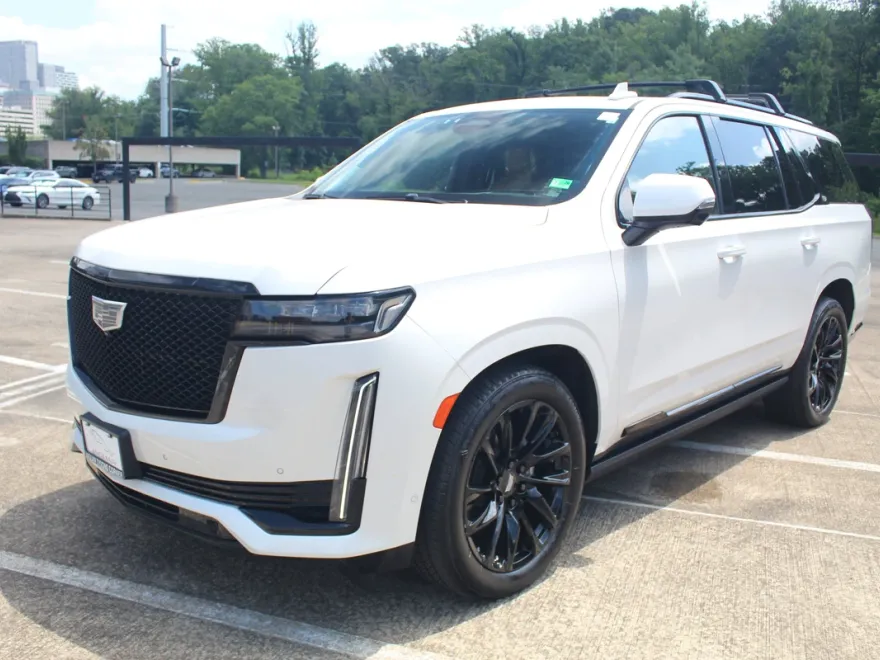 2022 Cadillac Escalade Sport photo 1