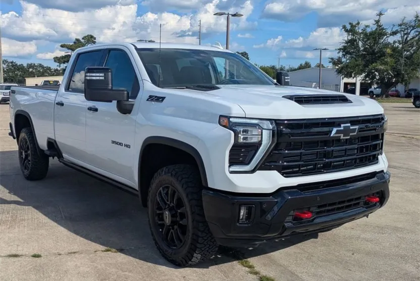 2012 Chevrolet Silverado 1500 LT photo 1