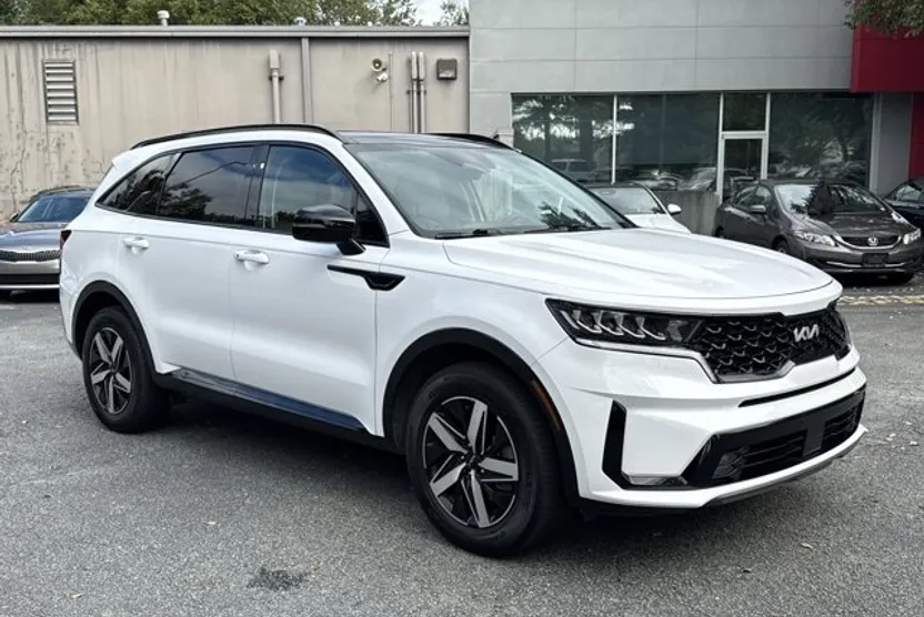 2022 Kia Sorento EX photo 1