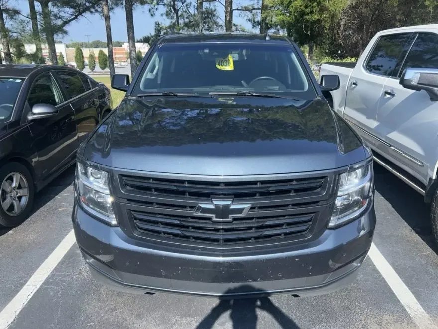 2019 Chevrolet Suburban Premier photo 1