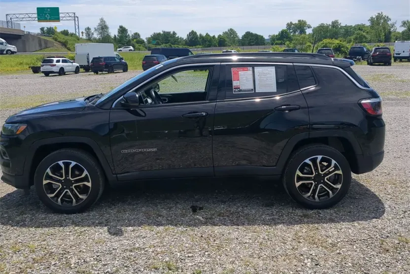 2022 Jeep Compass Limited photo 1
