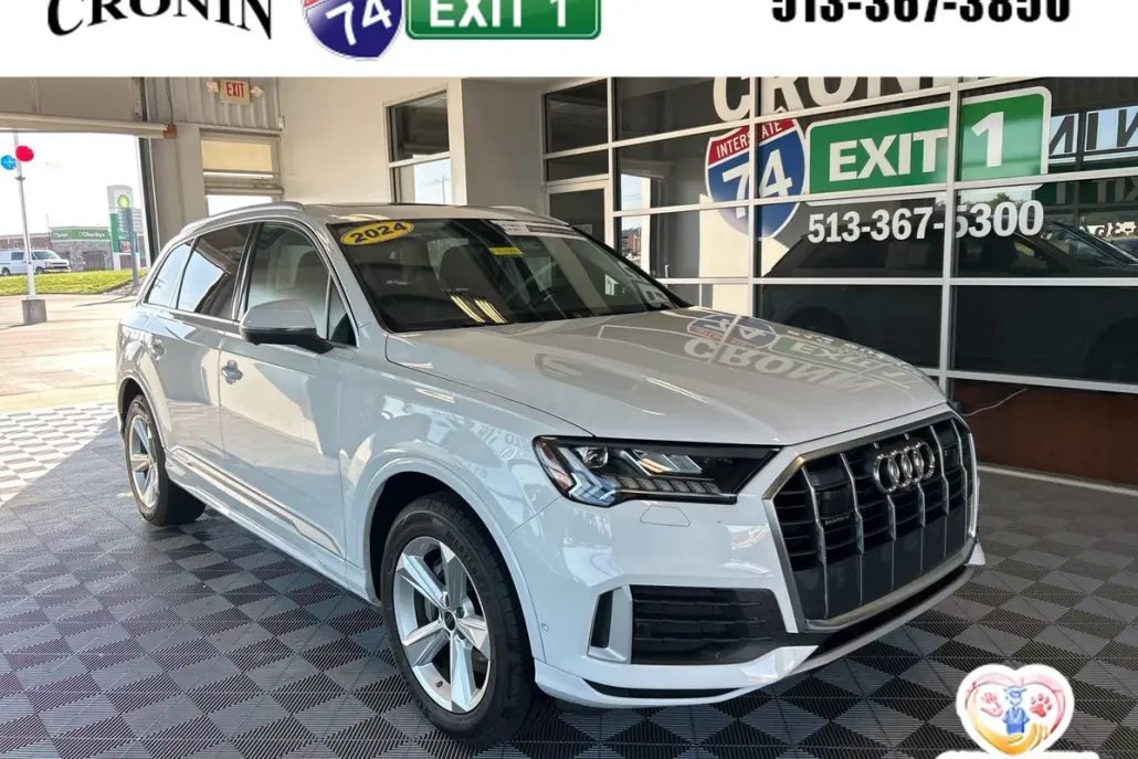 2024 Audi Q7 45 Premium Plus photo 1