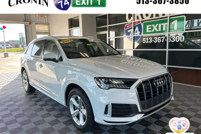 2024 Audi Q7 45 Premium Plus photo 1