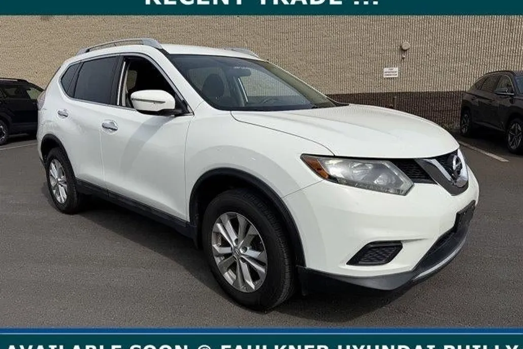 2015 Nissan Rogue AWD SV photo 1