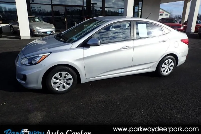 2016 Hyundai Accent SE photo 1