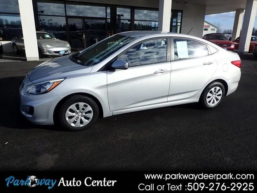 2016 Hyundai Accent SE photo 1