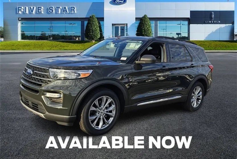 2022 Ford Explorer XLT photo 1