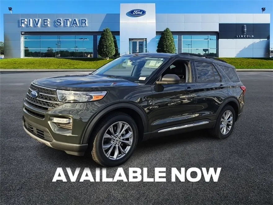 2022 Ford Explorer XLT photo 1