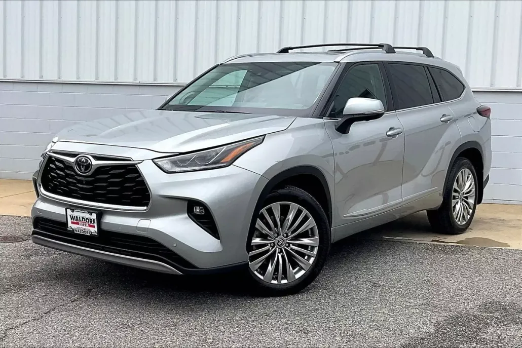 2024 Toyota Highlander Platinum photo 1