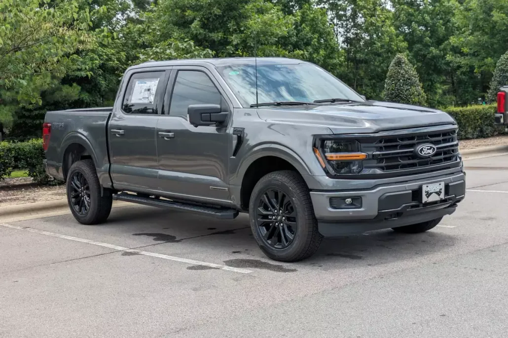 2025 Ford F-150 XLT photo 1