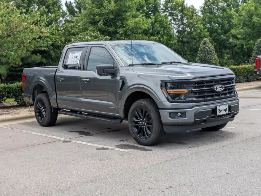 2025 Ford F-150 XLT photo 1