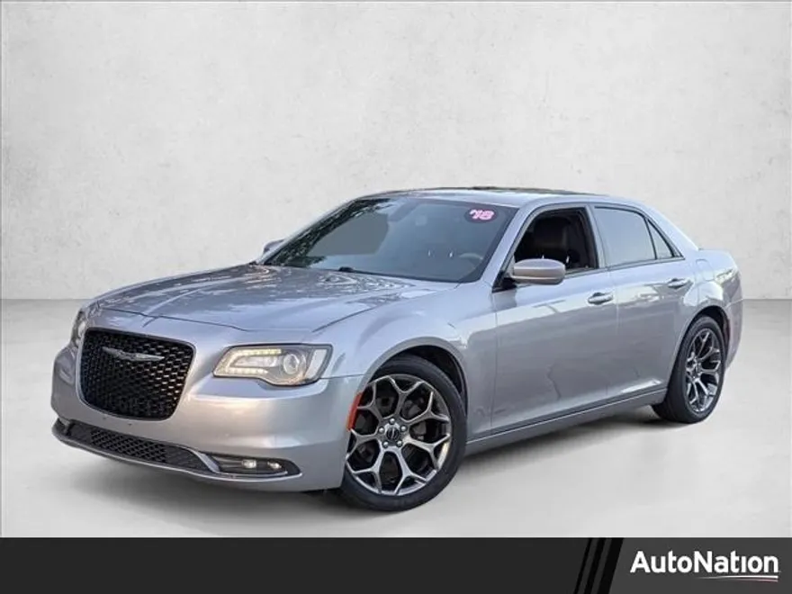 2018 Chrysler 300 photo 1