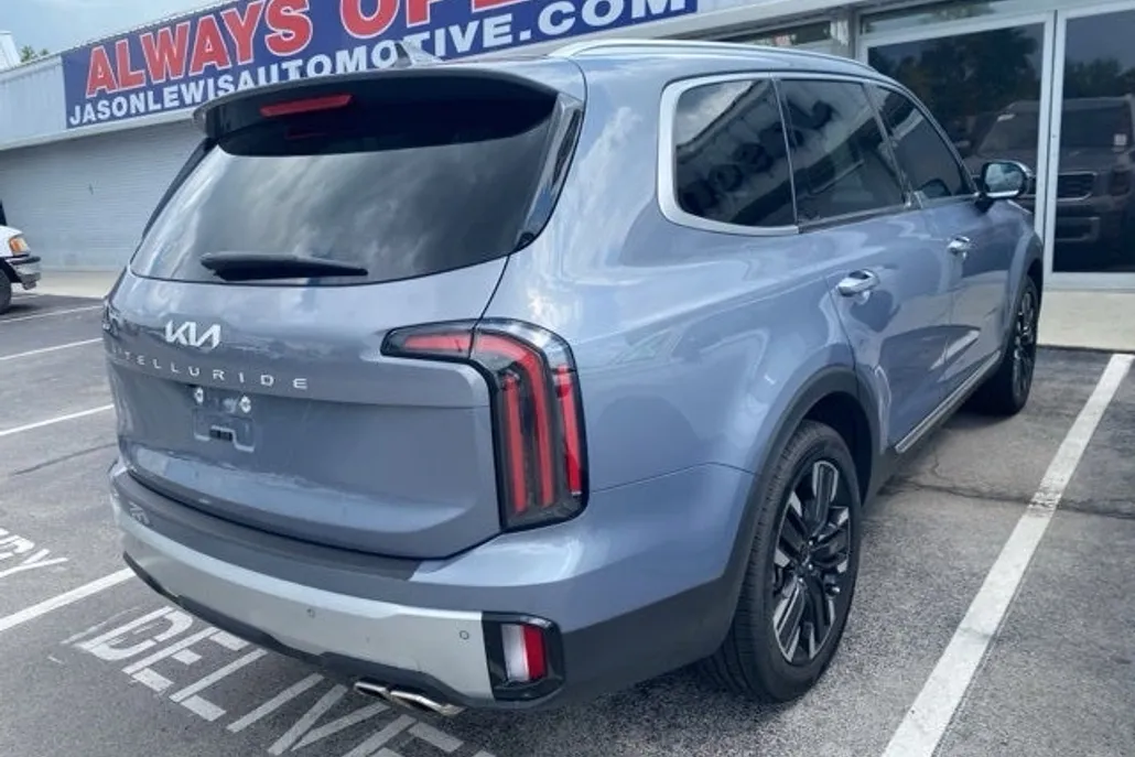 2023 Kia Telluride SX photo 1