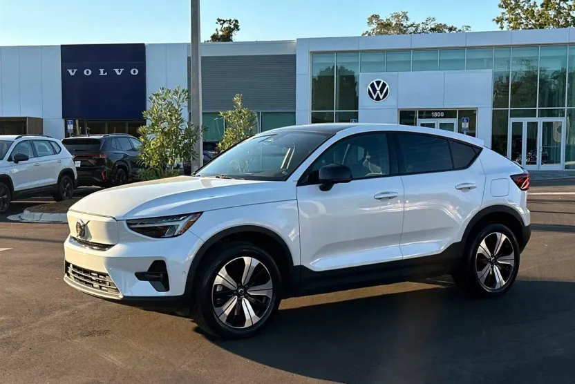 2023 Volvo C40 Recharge Plus photo 1
