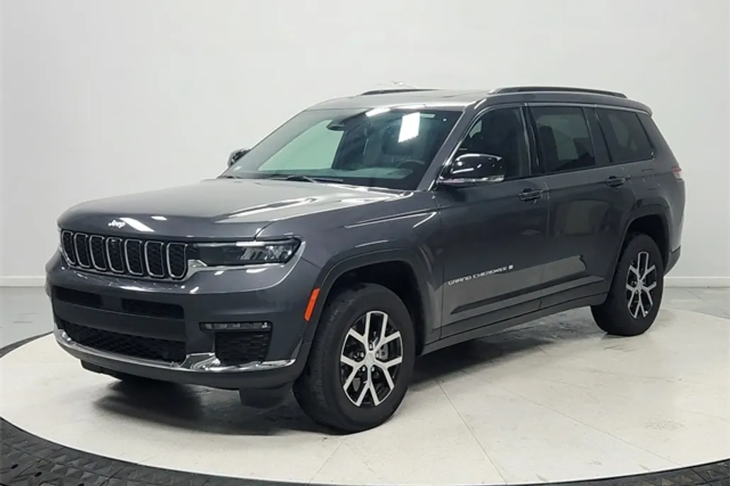 2024 Jeep Grand Cherokee Limited photo 1