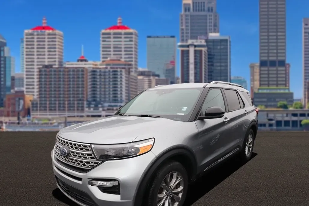 2023 Ford Explorer Limited photo 1