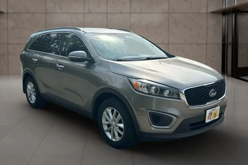 2016 Kia Sorento LX photo 1