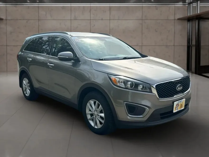 2016 Kia Sorento LX photo 1