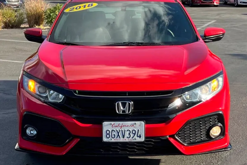 2018 Honda Civic Sport photo 1