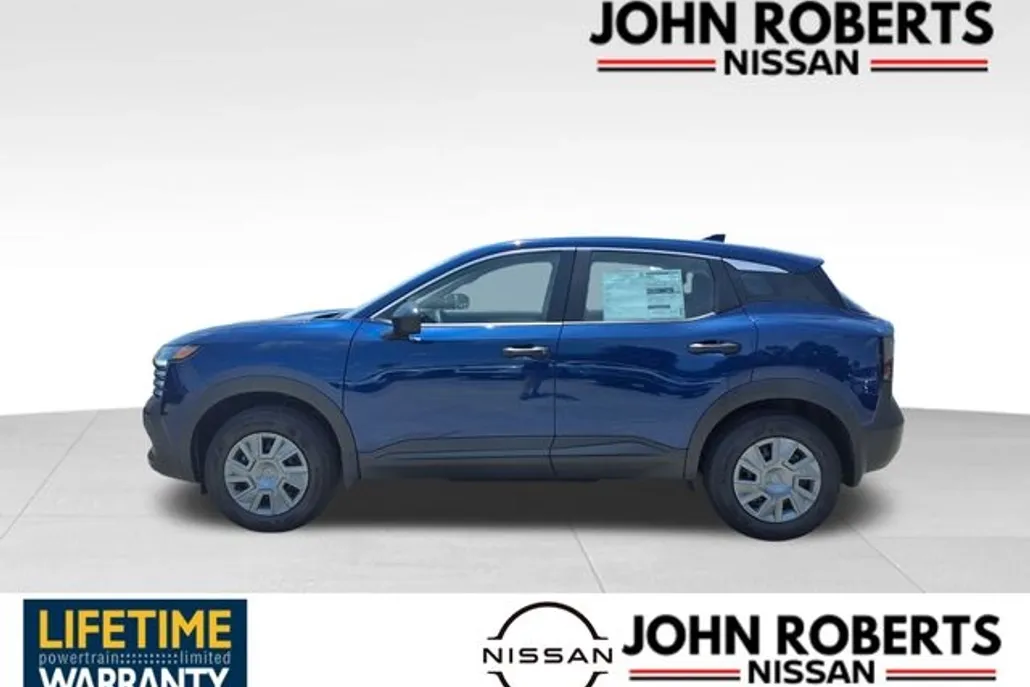 2025 Nissan Kicks S photo 1