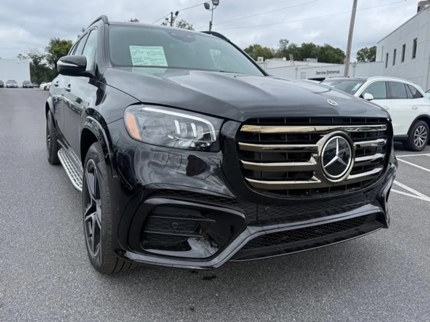 2026 Mercedes Benz GLS 450 4MATIC photo 1