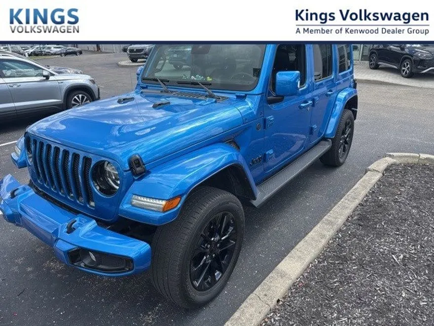 2022 Jeep Wrangler Unlimited Sahara High Altitude photo 1