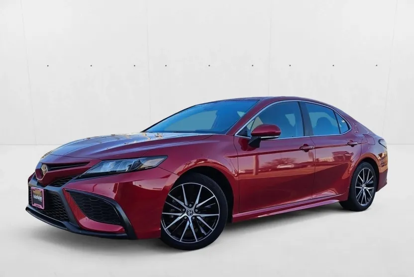 2023 Toyota Camry SE photo 1
