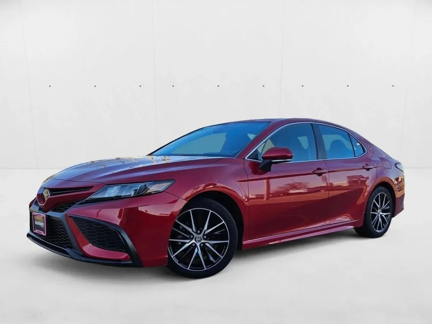 2023 Toyota Camry SE photo 1