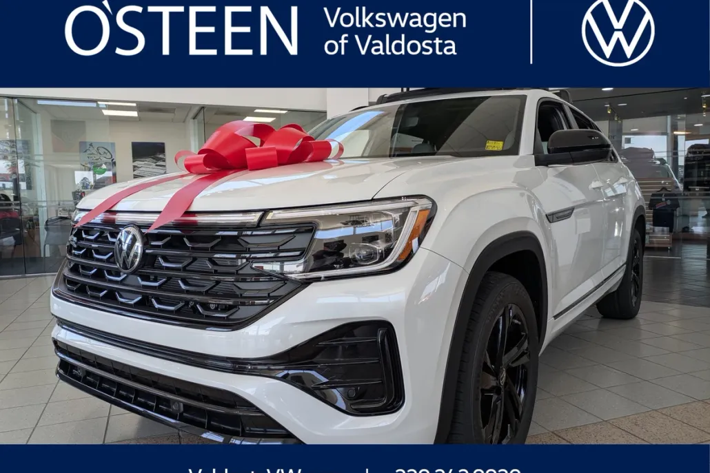 2026 Volkswagen Atlas Cross Sport SEL R-Line photo 1