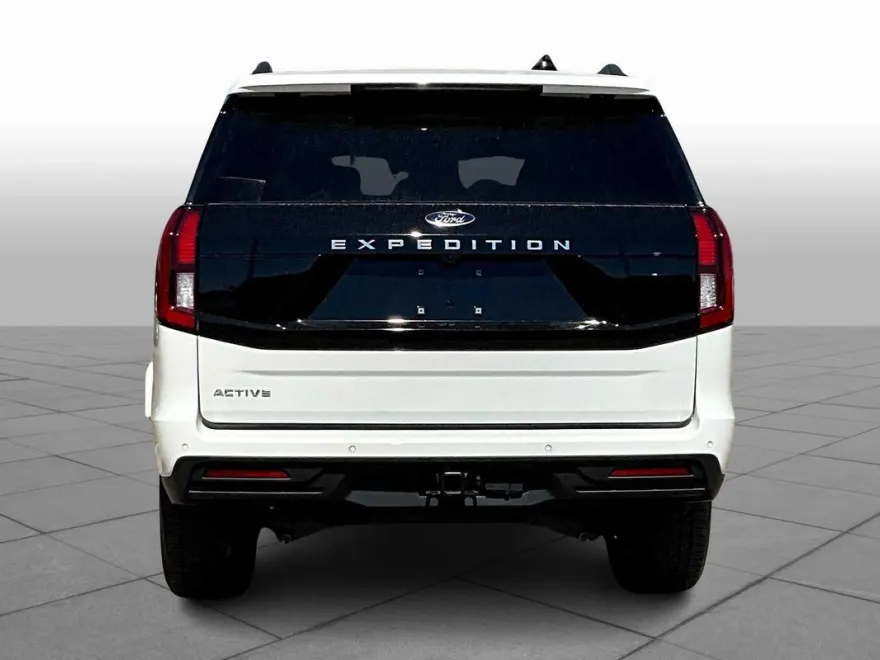 2025 Ford Expedition photo 1