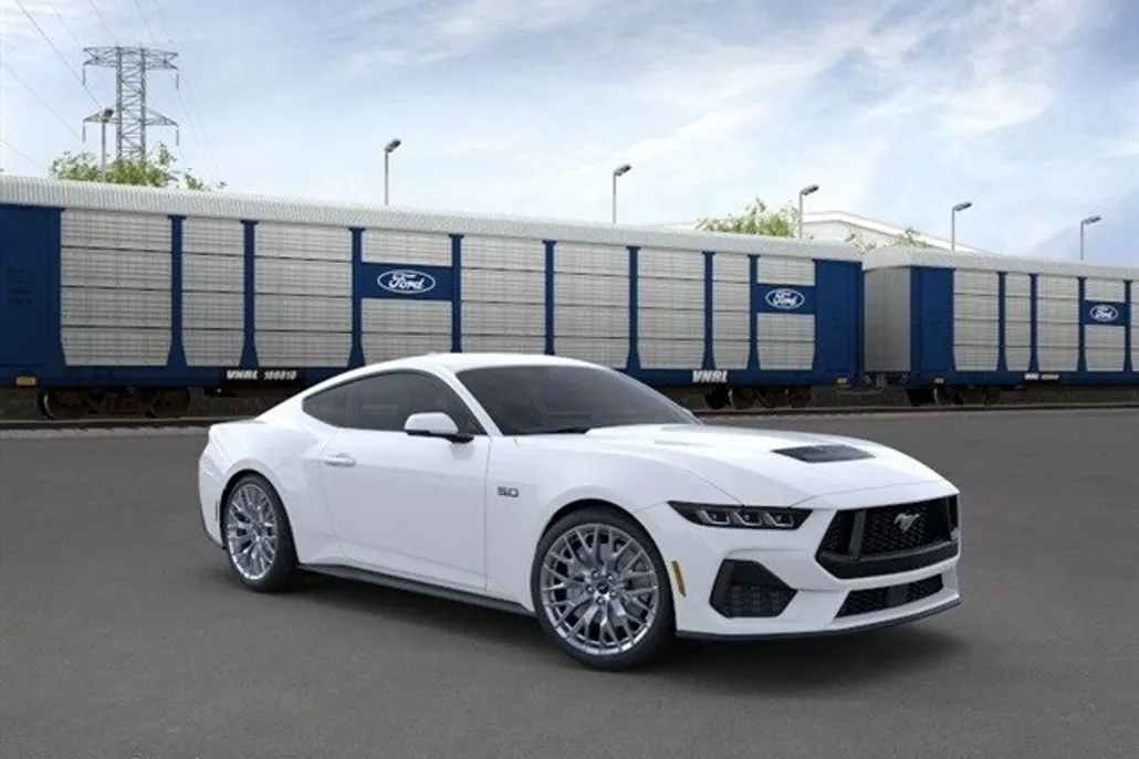 2025 Ford Mustang GT photo 1
