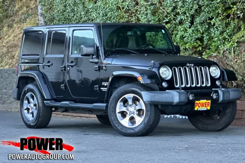 2017 Jeep Wrangler Unlimited Sahara photo 1