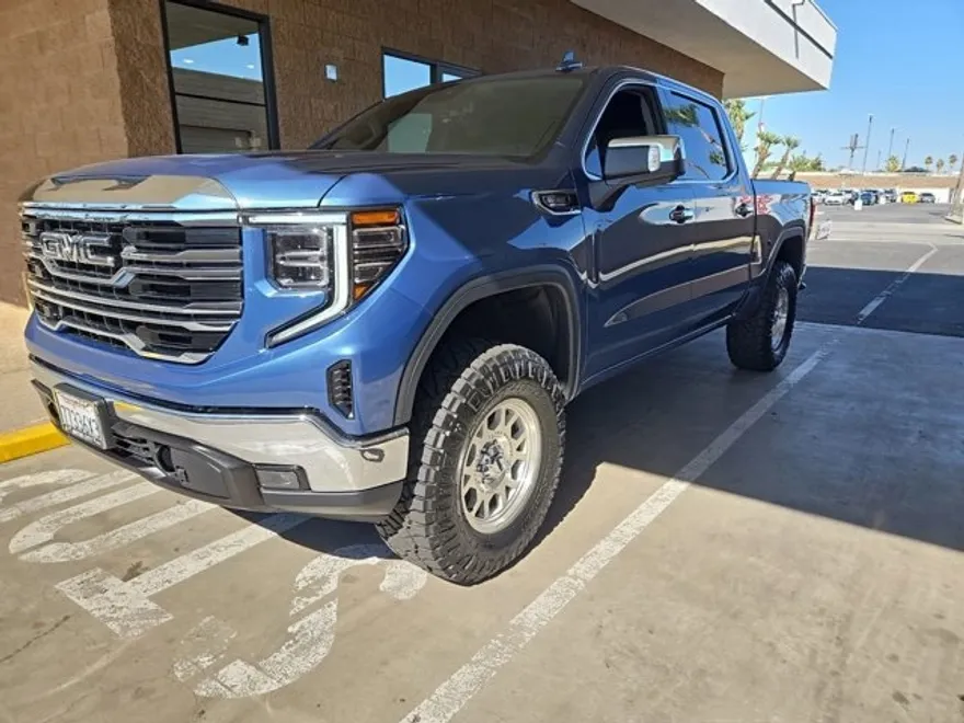 2024 Gmc Sierra 1500 SLT photo 1