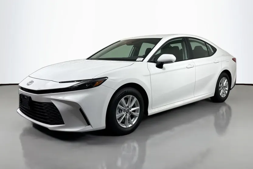 2025 Toyota Camry LE photo 1