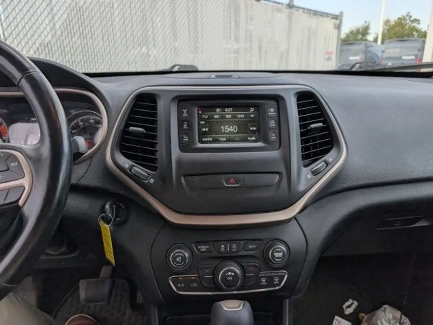 2016 Jeep Cherokee Latitude photo 1