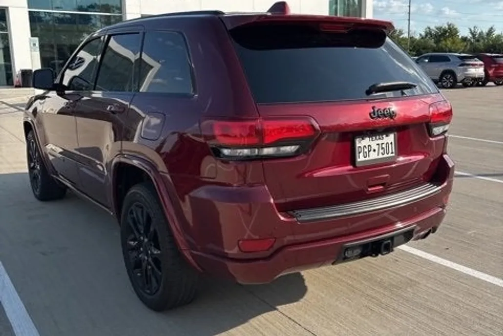 2019 Jeep Grand Cherokee Altitude photo 1