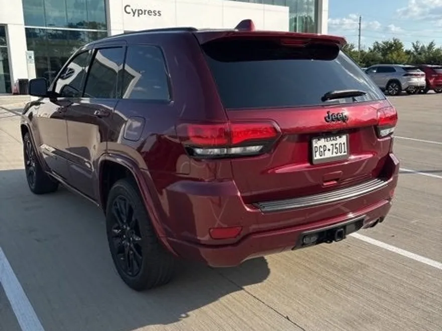 2019 Jeep Grand Cherokee Altitude photo 1