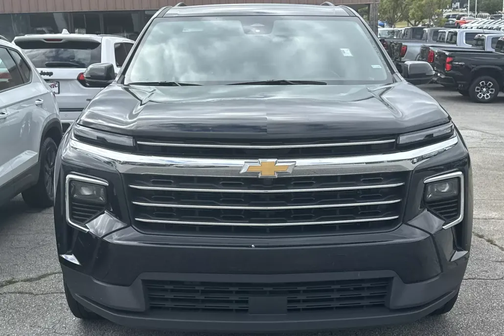 2025 Chevrolet Traverse photo 1