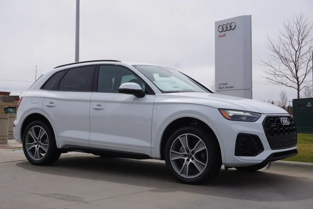 2025 Audi Q5 S line Premium photo 1