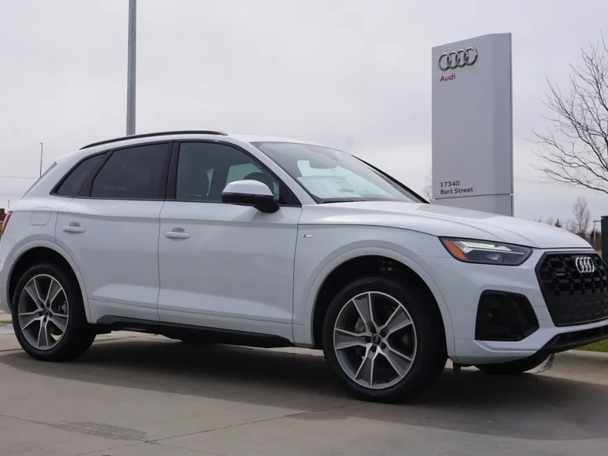 2025 Audi Q5 S line Premium photo 1