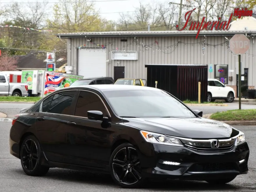 2017 Honda Accord Sport photo 1