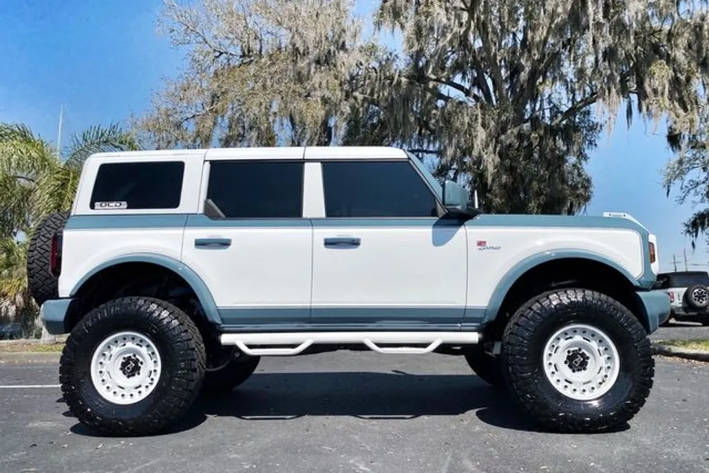 2023 Ford Bronco Outer Banks photo 1